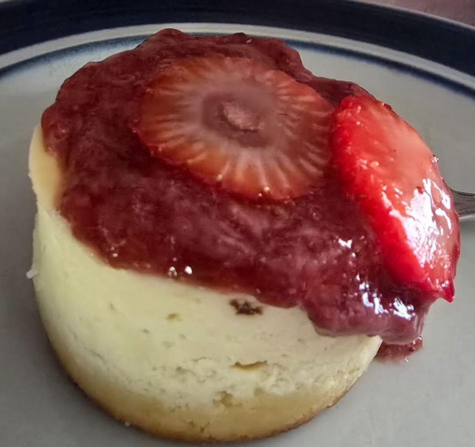 Mini Keto Berry Cheesecakes